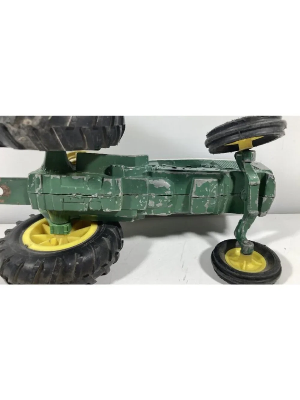 Ertl John Deere Utility Tractor #584 Diecast Toy Farm Vehicle 1:16 Heavy Wear
